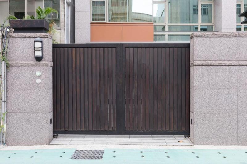 Installation de portail &agrave; Clisson : allier s&eacute;curit&eacute; et esth&eacute;tique